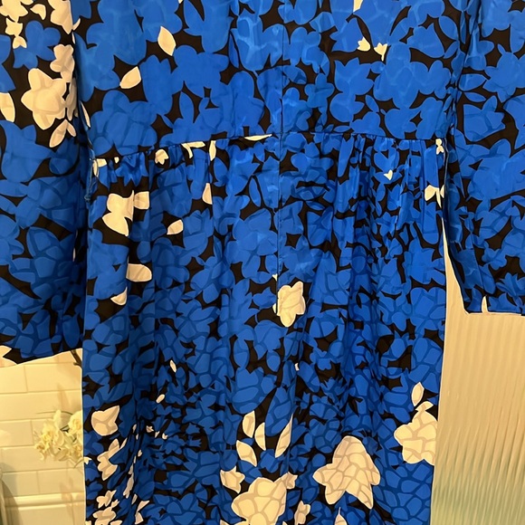 Carolina Herrera silk vintage long sleeve dress - in great used condition - Picture 8 of 11